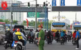 Người dân ùn ùn quay lại Hà Nội sau kỳ nghỉ lễ